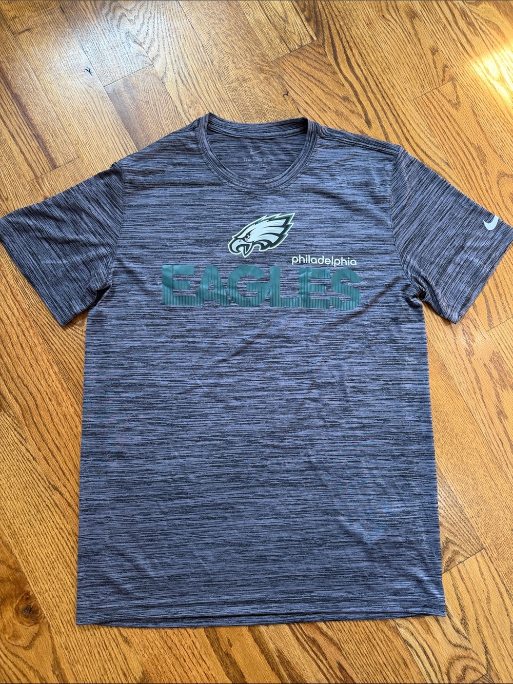 Philadelphia Eagles Nike Dri-Fit Shirt. Size Medium. New without Tags.